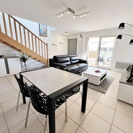 Holiday home T3 La Crique- Piscine -terrasses -wifi -parking *