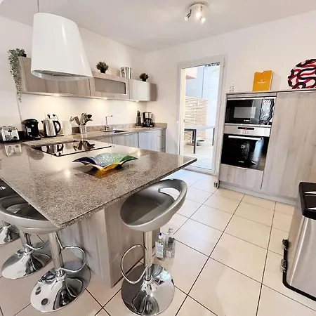 T3 La Crique- Piscine -terrasses -wifi -parking Holiday home