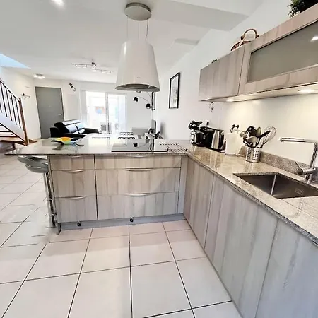 Holiday home T3 La Crique- Piscine -terrasses -wifi -parking