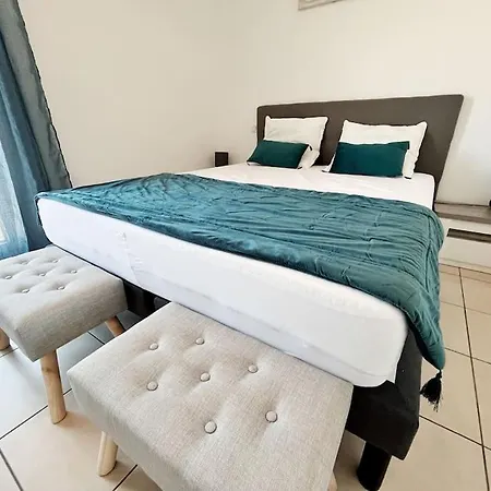 T3 La Crique- Piscine -terrasses -wifi -parking Holiday home *