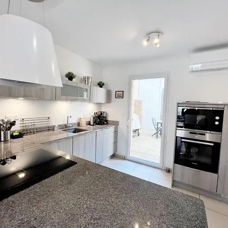 T3 La Crique- Piscine -terrasses -wifi -parking Holiday home