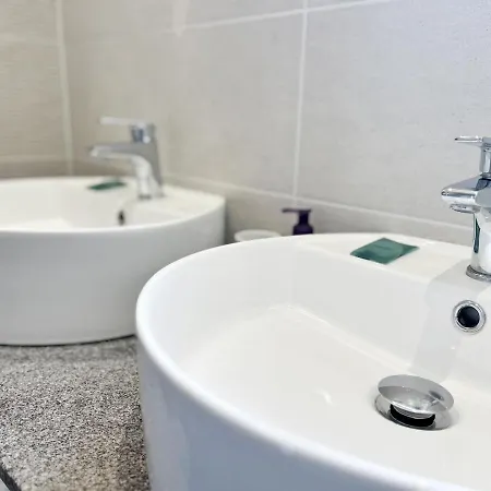 T3 La Crique- Piscine -terrasses -wifi -parking * Collioure