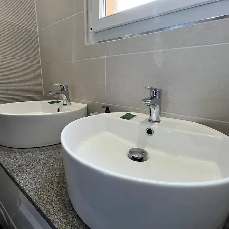 Holiday home T3 La Crique- Piscine -terrasses -wifi -parking *
